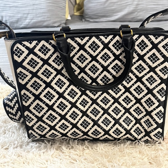 New Authentic TORY BURCH Small Robinson Woven Leather Tote - Picture 3 of 7